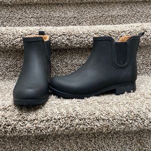 Chooka ankle rain boots size 9